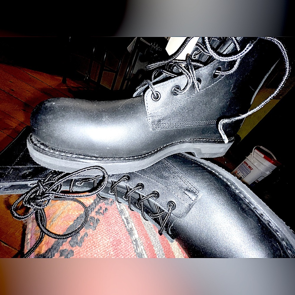 US Air Force Flyer boot in black matte leather in size 11 N(arrow) fr 2004 ANSI
